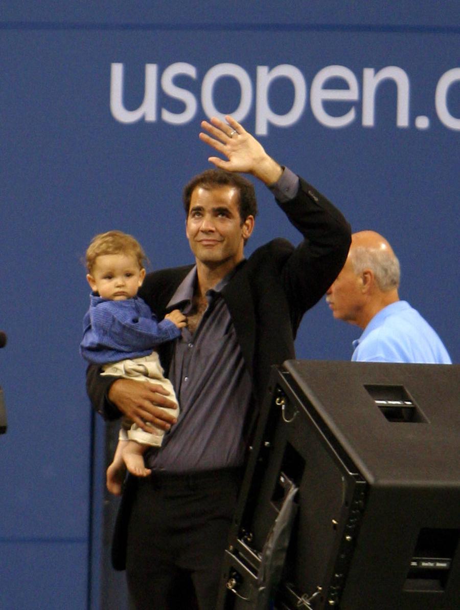 Pete Sampras la ceremonia sa de retragere din 2023 FOTO Imago Images Finalul de carieră a lui Rafael Nadal naște o dezbatere » Cum e mai bine să te retragi din lumea tenisului: simplitate sau spectacol?