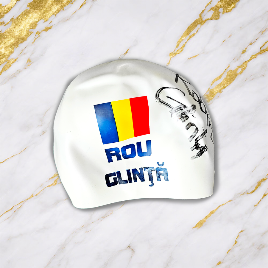 Casca lui Robert Glință Ana Maria Brânză, Gianina van Groningen și Robert Glință scot la licitație obiecte cu însemnătate din cariera lor pentru o cauză umanitară