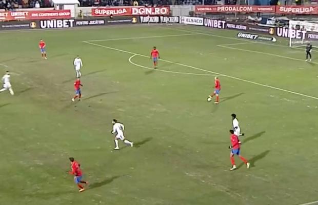 Sărbătorile vin! » Cum a putut să arate gazonul la restanța dintre FC Botoșani și FCSB