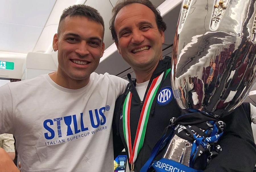 Fabio Ripert (dreapta), preparatorul fizic al lui Inter Milano. Foto: Facebook Răzvan Burleanu, alături de reprezentanți de la Inter, Real Madrid, Manchester City sau Ajax! » Ce se întâmplă în weekend la Iași