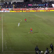 FC Botoșani - FCSB, 21.11.2024 // Suprafața de joc proastă. Captură Digi Sport 1