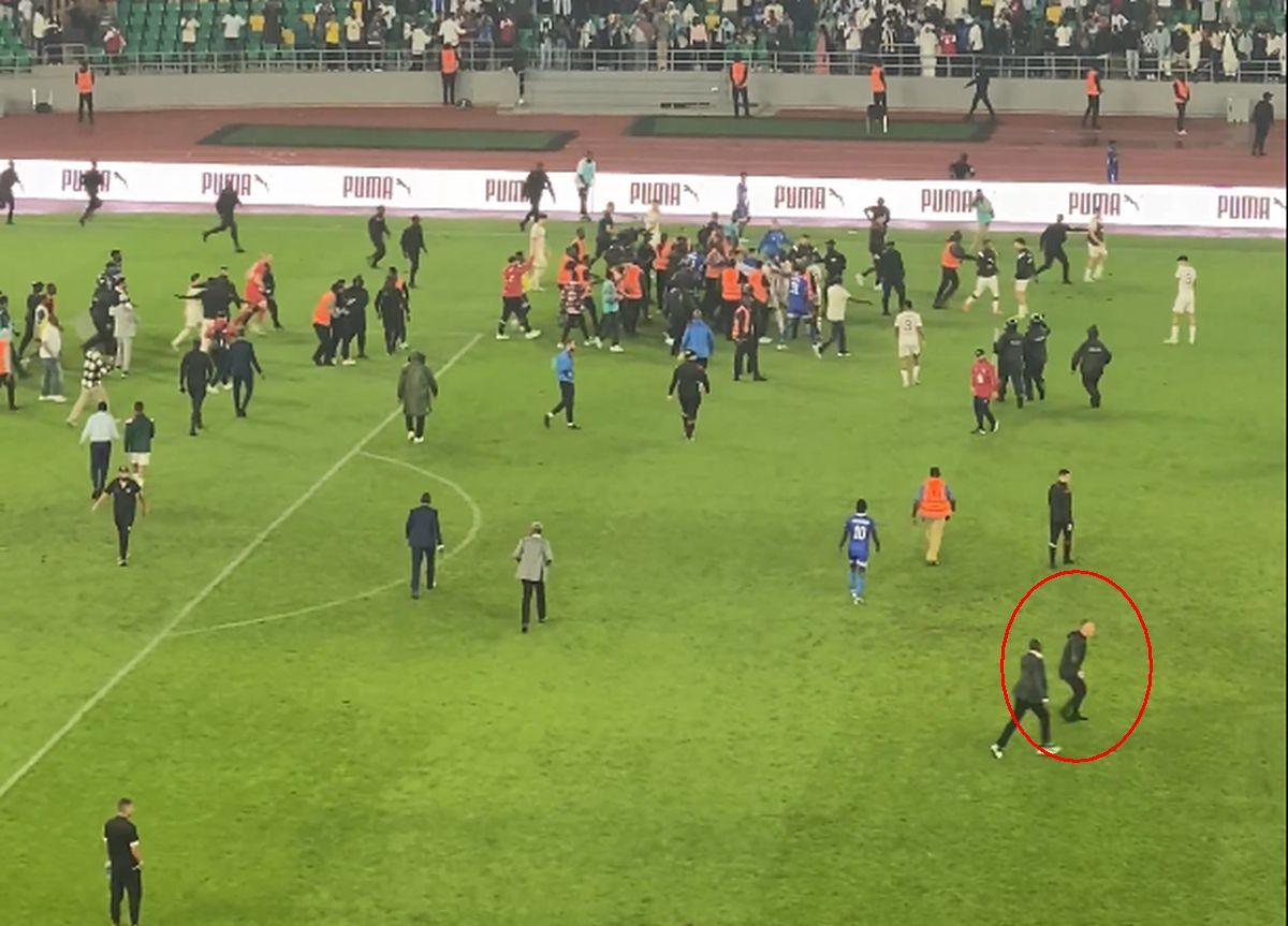 Scene incredibile la meciul lui Laurențiu Reghecampf