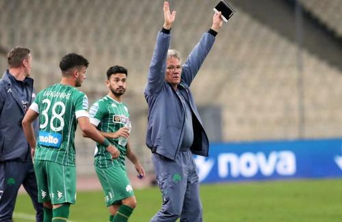 Argentinianul Villafáñez i-a reproșat lui Ladislau Boloni că l-a înlocuit în derby-ul dintre PAOK Salonic și Panathinaikos, scor 2-0. Macheda și Chatzigiovanis se supăraseră la partidele cu Atromitos și Olympiakos.