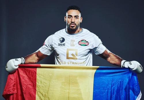 Benny Adegbuyi (35 de ani) a acordat astăzi un interviu în exclusivitate pentru Gazeta Sporturilor, în cadrul căruia a vorbit despre victoria spectaculoasă în fața lui Badr Hari (36 de ani), obținută prin KO.