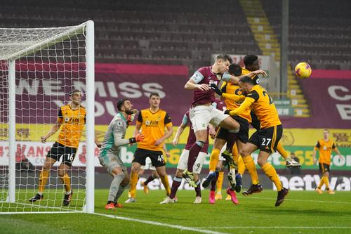 Mijlocașul Theodor Corbeanu (18 ani) a fost pe banca de rezerve a celor de la Wolverhampton, în deplasarea de la Burnley, din runda cu numărul 15 de Premier League.