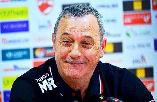 Florin Niță (34 de ani), portarul celor de la Sparta Praga, a fost desemnat „Fotbalistul anului” la Gala GSP 2021. În cea mai respectată anchetă de final de an din tot sportul românesc au existat și câteva alegeri atipice.