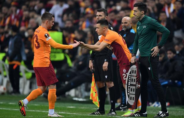 Criză profundă la Galatasaray! Turcii s-au revoltat în vestiar! » Cicâldău și Moruțan, în centrul protestului