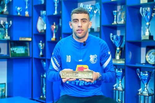 Jefte Betancor, 28 de ani, e primul spaniol care primește trofeul de 4,5 kilograme din partea Gazetei Sporturilor, foto: GSP