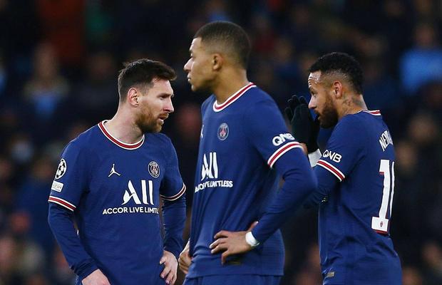„Bomba” PSG! Vestiar divizat, petreceri, staruri care refuză să se antreneze, jucători certați!