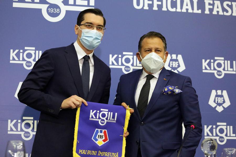 Răzvan Burleanu, FRF a anunțat azi semnarea unui parteneriat cu brandul Kigili// FOTO: FRF.ro Avem costume, dar n-avem selecționer! » Naționala va fi îmbrăcată de firma unui om de afaceri turc, refuzat de Dinamo