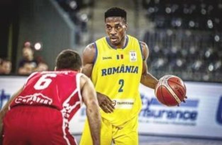 Giordan Watson este unul dintre sportivii ce-au oferit un plus Ligii Naționale de Baschet Baschetbalistul de la U BT Cluj cu cetățenie română ne dă un sfat: „Vorbiți voi mai frumos de România ca să o facă și străinii!”