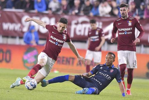 Mateus Criciuma Santos, jos, într-un meci cu Rapid // sursă foto: Imago Images