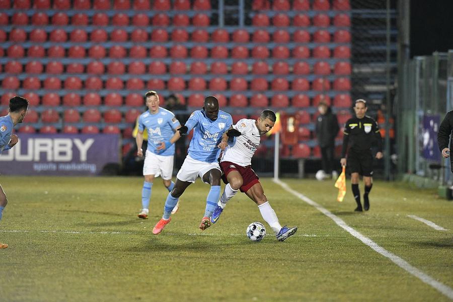 Morais, un fundaș de care se trece greu. FOTO: Cristi Preda (GSP) Junior Morais nu se gândește la retragere, după ce a bifat meciul 300 în Liga 1: „Vreau să prelungesc cu măcar încă un sezon”