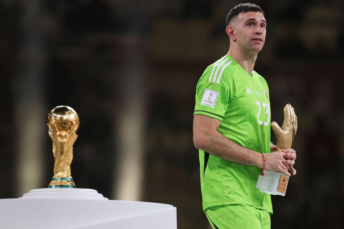 Francezii cer sancțiuni împotriva lui „Dibu” Martinez: „Vă dați seama ce grad de degradare?! Sper că va exista o plângere la FIFA”