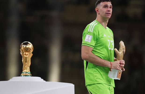 Francezii cer sancțiuni împotriva lui „Dibu” Martinez: „Vă dați seama ce grad de degradare?! Sper că va exista o plângere la FIFA”