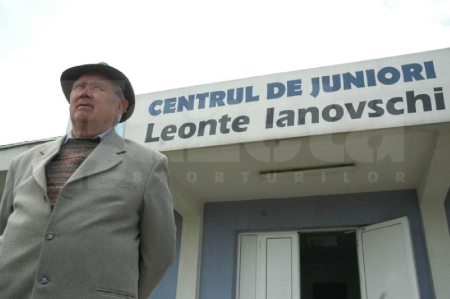Legendarul Leonte Ianovschi a încetat din viață în 2014 / Sursă foto: Arhivă GSP Una dintre școlile legendare de fotbal ale României promite să „producă” din nou: „A venit momentul ca echipele din țară să se teamă de noi!”. Dar părinții acuză selecții făcute pe pile!