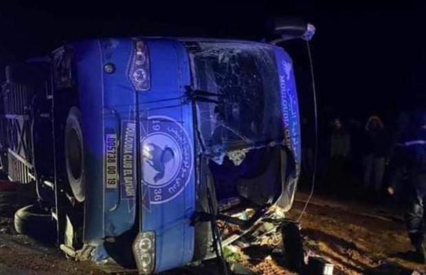 Tragedie în Algeria. Autocarul unei echipe de prima ligă s-a răsturnat, provocând doi morți și zece răniți!
