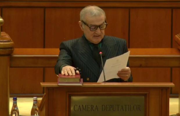 Gigi Becali, a 3-a zi în Parlament, al 3-lea moment hilar » I-a fost tăiat microfonul când depunea jurământul