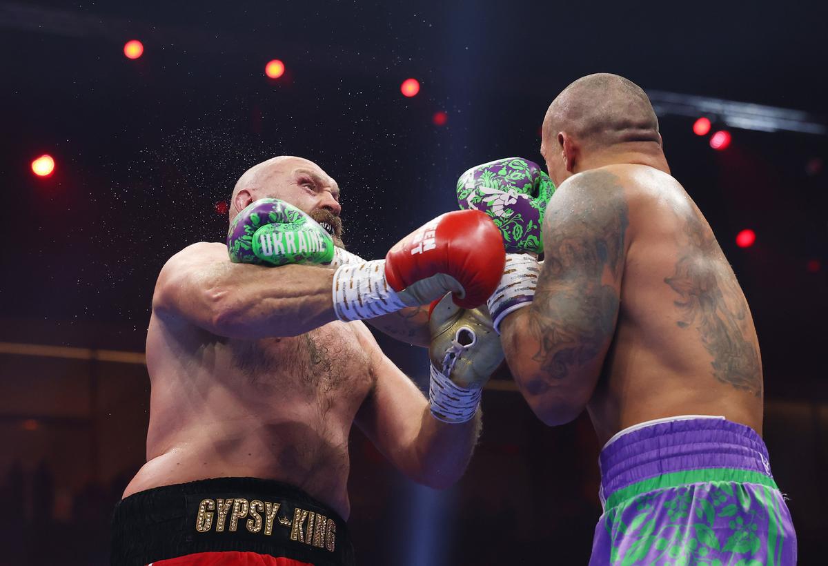 Oleksandr Usyk e REGELE la categoria grea! Victorie în unanimitate după o luptă crâncenă cu Tyson Fury! A fost show în Arabia Saudită