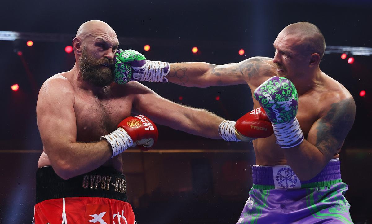 Oleksandr Usyk e REGELE la categoria grea! Victorie în unanimitate după o luptă crâncenă cu Tyson Fury! A fost show în Arabia Saudită