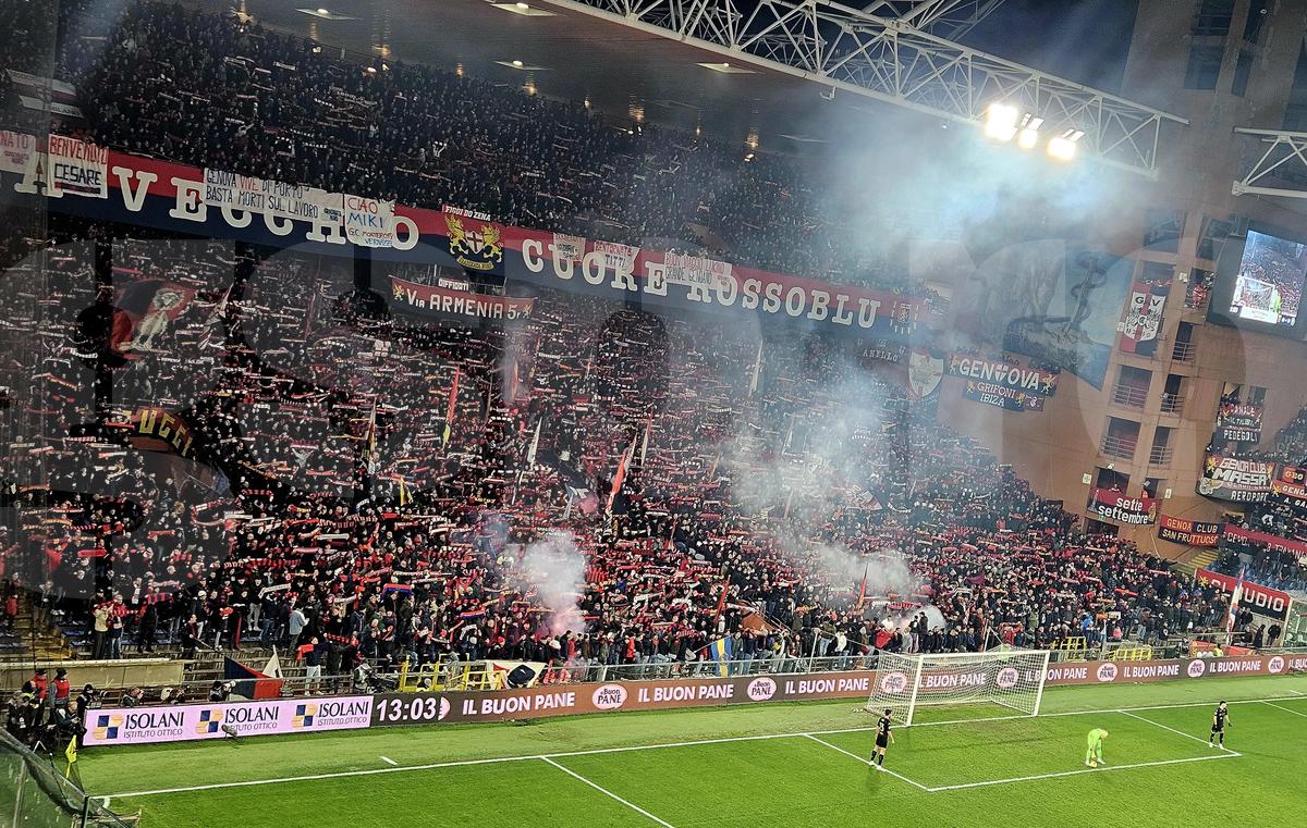 Atmosferă la Genoa - Napoli