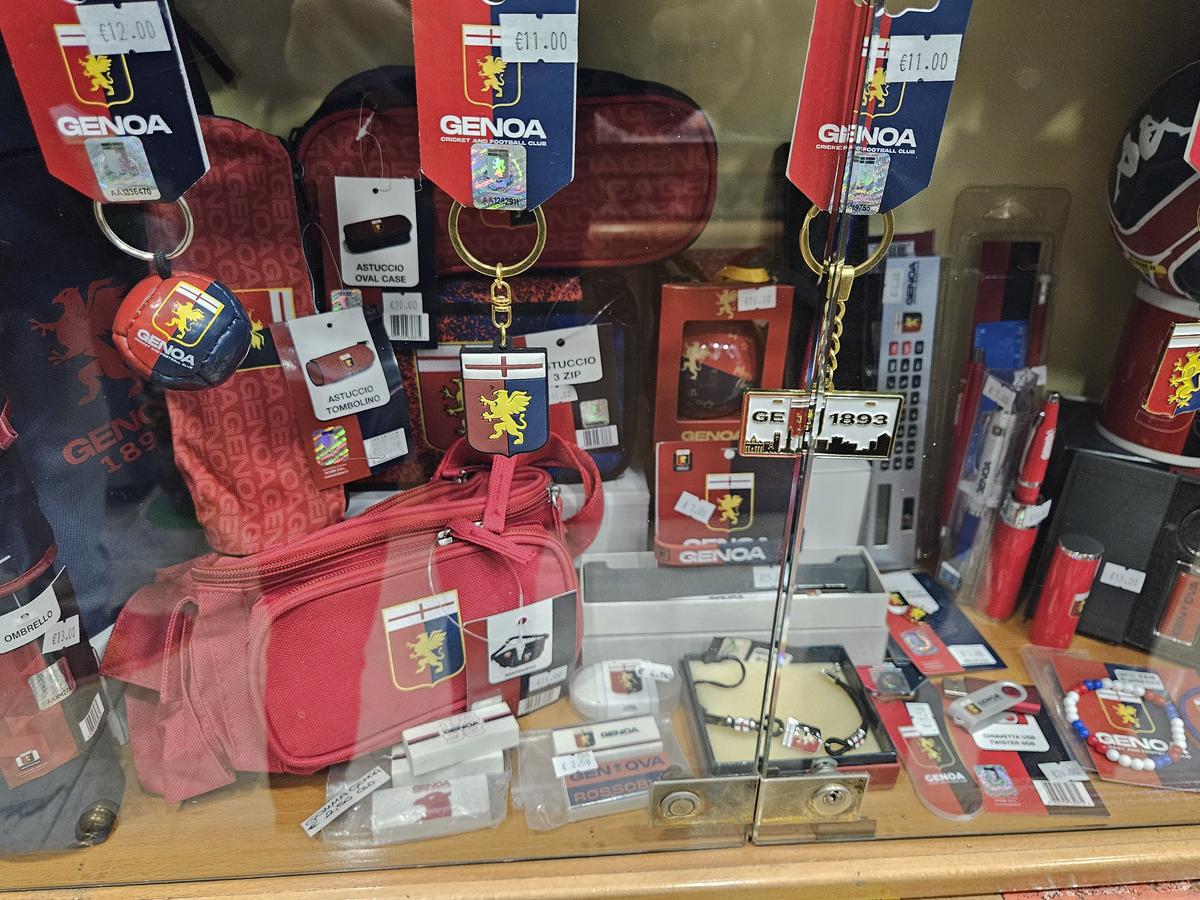 3 detalii din „Genoa mea”, cum a numit-o Dan Șucu » Reporterii Gazetei au luat pulsul orașului: primul impact, real, din stradă, după preluarea clubului italian