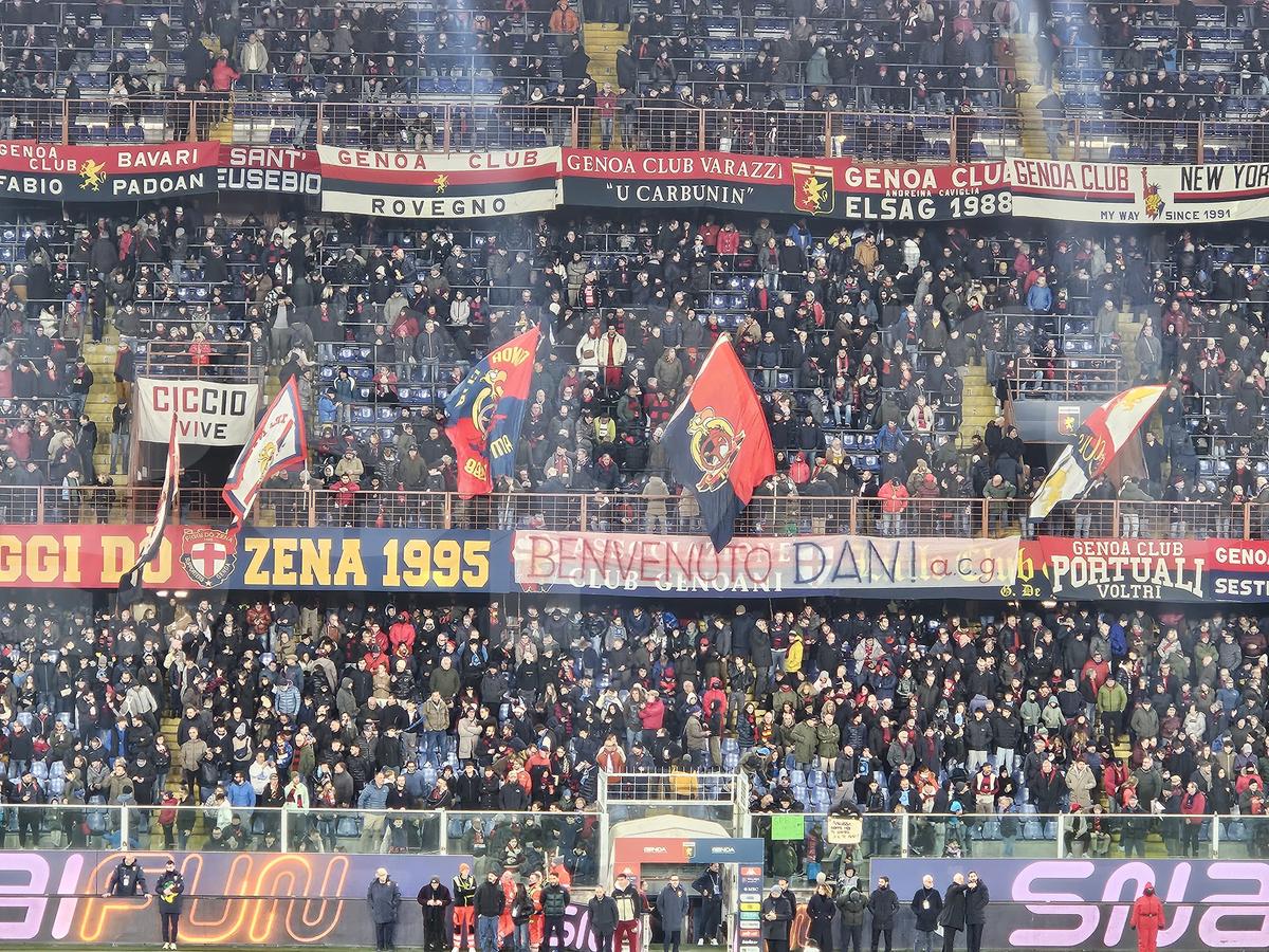 Atmosferă la Genoa - Napoli