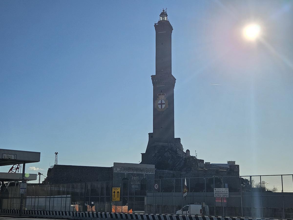 3 detalii din „Genoa mea”, cum a numit-o Dan Șucu » Reporterii Gazetei au luat pulsul orașului: primul impact, real, din stradă, după preluarea clubului italian