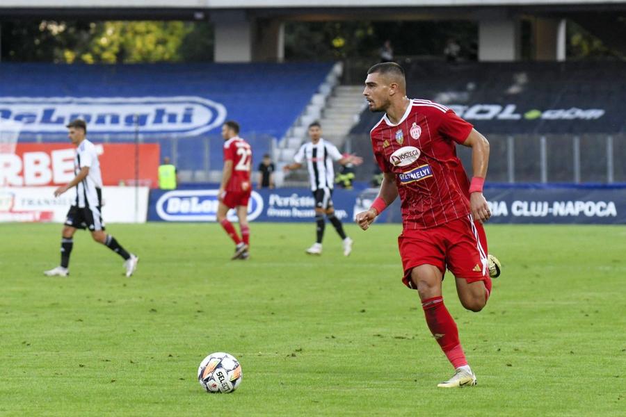 Transferul lui Denis Ciobotariu la Rapid a intrat în impas Răsturnare de situație! Transferul #1 al Rapidului este în aer » Ce s-a întâmplat la negocieri: „Putem lua jumătate de milion de euro”