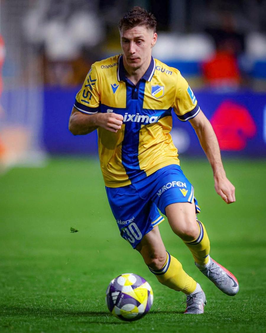 Marius Corbu, în tricoul lui APOEL/ FOTO: Instagram @mariuscorbu Programat în această seară, duelul românilor a fost anulat! Anunțul oficial al clubului