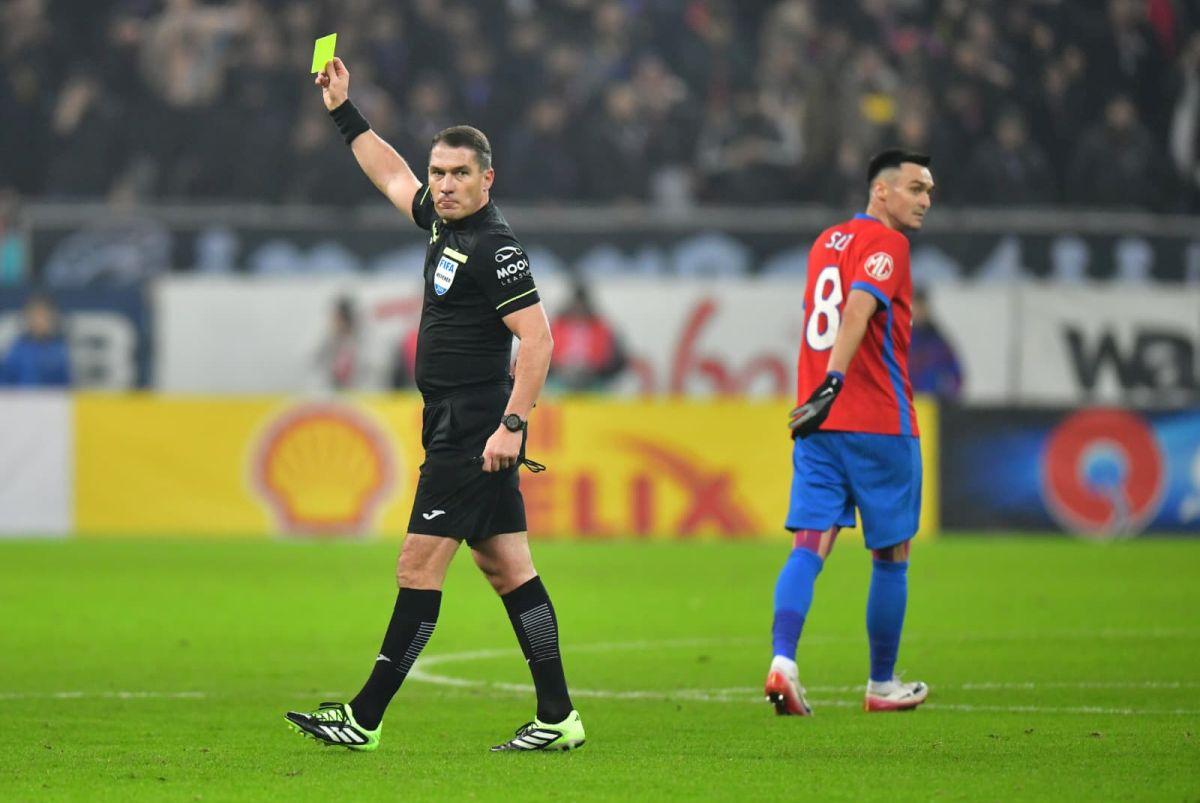 Istvan Kovacs, personajul principal din FCSB - Rapid » Pentru ce a acordat două penalty-uri în 10 minute. Salvat de VAR la o fază