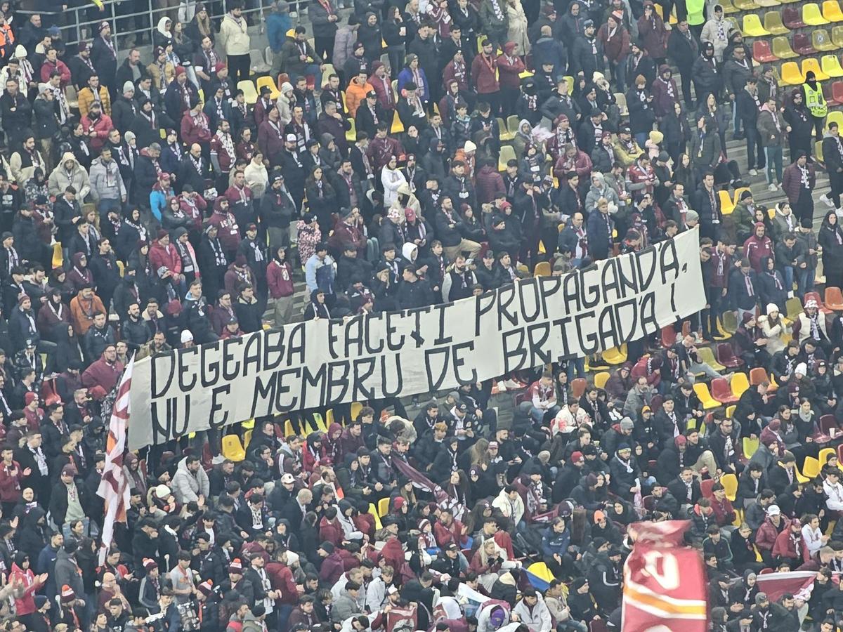 Mesajele apărute în peluze la FCSB - Rapid