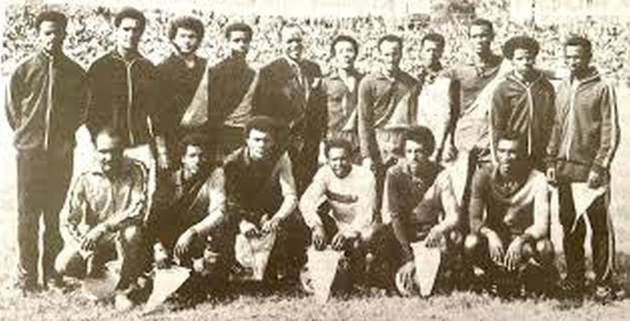 Imagine de la CAN 1976 Românul care a cucerit Cupa Africii pe Națiuni » Povestea singurului antrenor din țara noastră care a câștigat un trofeu continental cu o echipă națională
