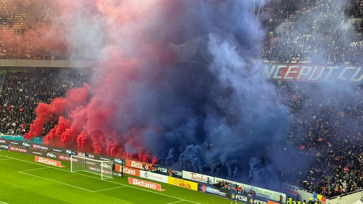 Atmosfera la FCSB - Rapid + Scenografia celor din Peluza Nord a roș-albaștrilor