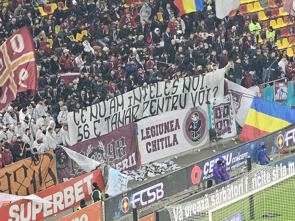 Mesajele apărute în peluze la FCSB - Rapid