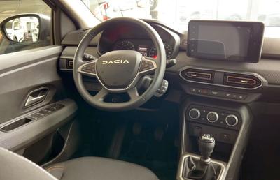 Englezii au văzut noul model Dacia și l-au descris într-un singur cuvânt