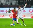 Daniel Bîrligea vs Hromoda în FCSB - Rapid, etapa #21 // foto: Cristi Preda (GSP)