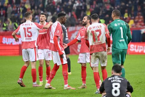 Kyriakou, al treilea dinamovist de la dreapta la stânga // FOTO: Imago Images