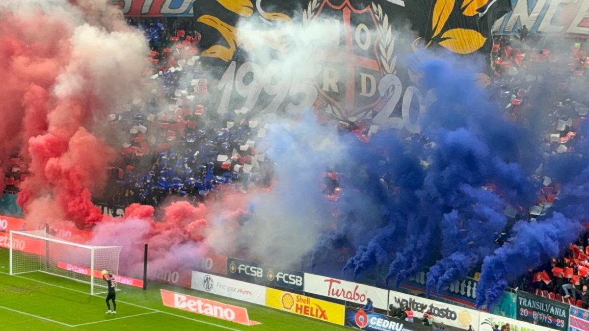 Istvan Kovacs, personajul principal din FCSB - Rapid » Pentru ce a acordat două penalty-uri în 10 minute. Salvat de VAR la o fază