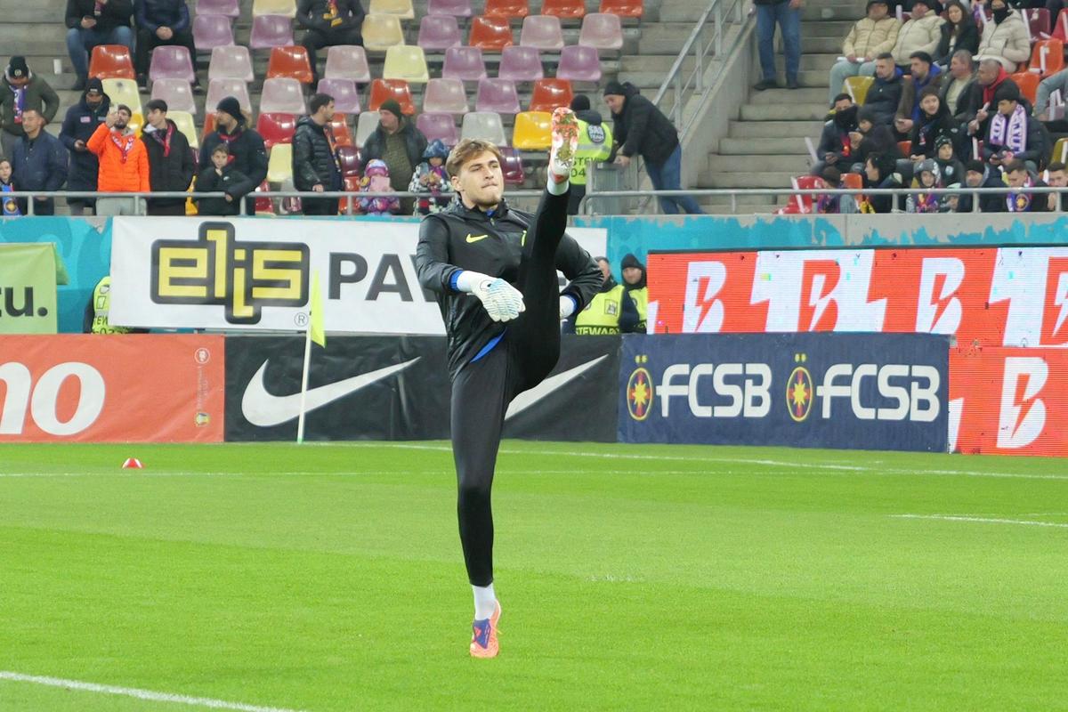 Jucătorii de la FCSB și Rapid, înainte de meciul din etapa #21 / foto: Andrei Furnigă (GSP)