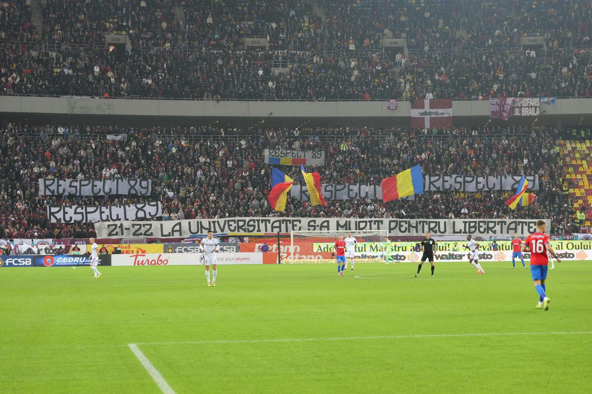 Istvan Kovacs, personajul principal din FCSB - Rapid » Pentru ce a acordat două penalty-uri în 10 minute. Salvat de VAR la o fază