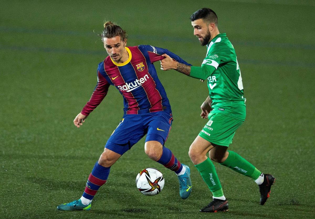 Ce cadou a primit de la catalani portarul de liga a treia care a apărat două penalty-uri cu Barcelona