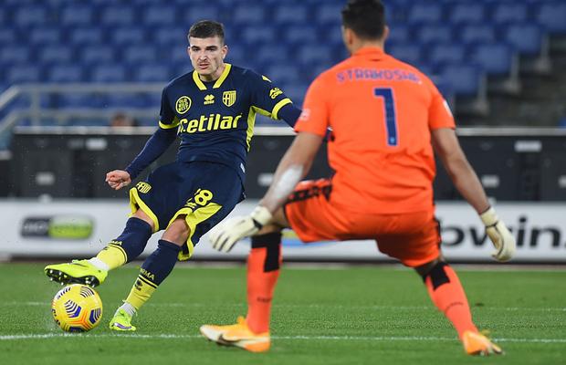 Valentin Mihăilă, lăudat de italieni după primul gol la Parma: „Dezlănțuit. Bijuteria română începe să-și demonstreze calitățile indubitabile”