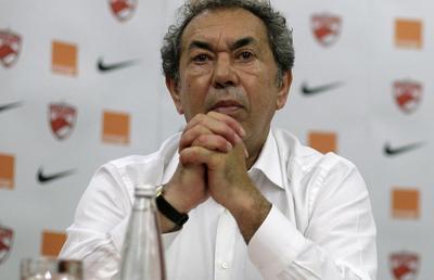EXCLUSIV „Dinamo se salvează 100% cu Nicolae Badea, are o minte deosebită!” » Un rival îi face portretul omului care îl poate debarca pe Cortacero