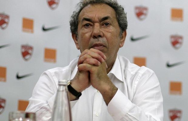 EXCLUSIV „Dinamo se salvează 100% cu Nicolae Badea, are o minte deosebită!” » Un rival îi face portretul omului care îl poate debarca pe Cortacero