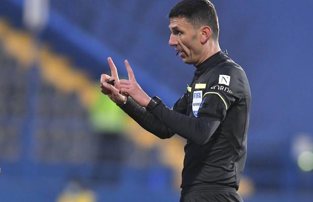 Reacție furibundă la adresa arbitrajului lui Marcel Bîrsan: „Viciere de rezultat! Asistentul putea să-i spună că nu a fost nimic”