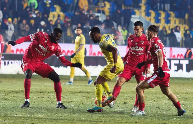 Dinamo caută atacanți, dar și echipe unde să-i exileze pe străinii de care vrea să scape: sursele GSP susțin că unul dintre „greii” vestiarului e în pericol!