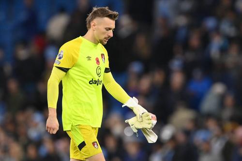 Ionuț Radu, dezamăgit după ce a primit 6 goluri cu Manchester City, în Premier Foto: Imago