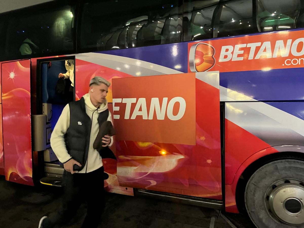 FCSB s-a răzbunat pe Rednic și „rupe” complet clasamentul! Prestație colosală a lui Darius Olaru » Clasamentul ACUM