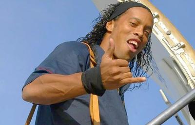 La asta nu se aștepta nimeni! Ronaldinho și-a surprins fanii cu ultima apariție